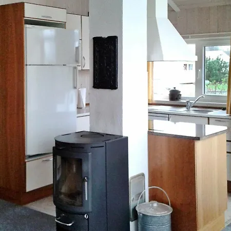 Three-bedroom In 13